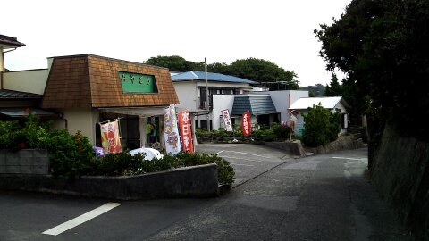 観光地である式根島には小さいお店も結構ある